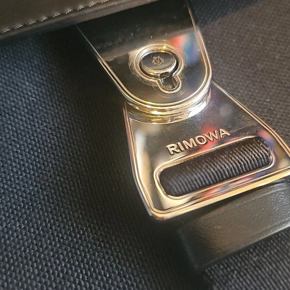 Rimowa Never Still crossbody bag - Picture 6 of 11